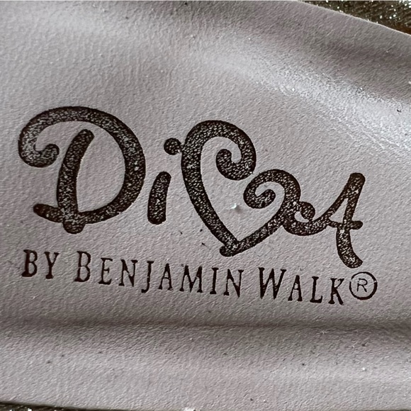 Benjamin Walk Womens Dulce Champagne Shimmer Ankle Strap Heels Size 8 - Picture 8 of 9